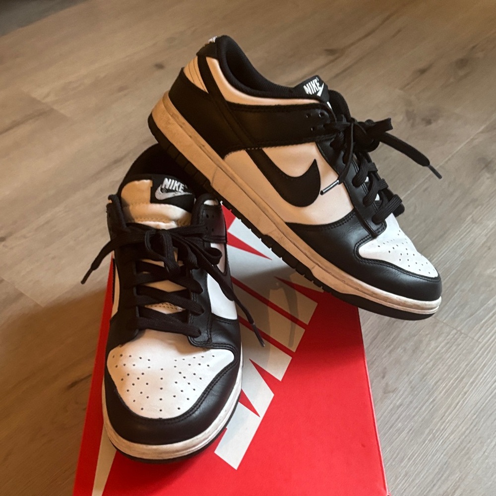 Nike Dunk Low Pandas